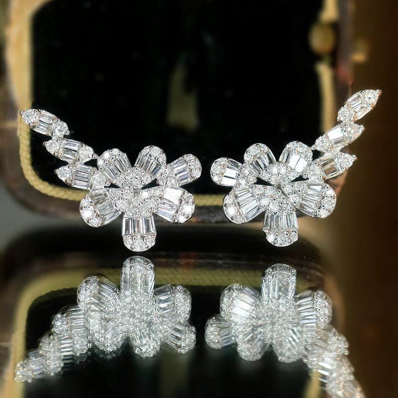 Aazuo Fine Jewelry 18K Pure Wh - Diamond Stud Earrings 评论和价格