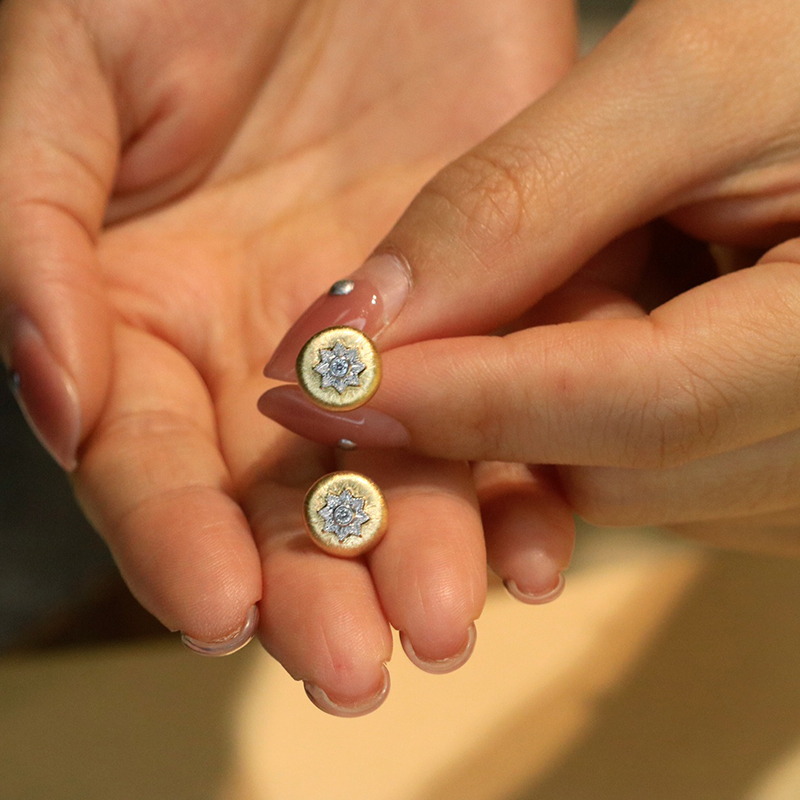 LUOWEND 100% 18K Yellow Gold E - Diamond Stud Earrings 评论和价格