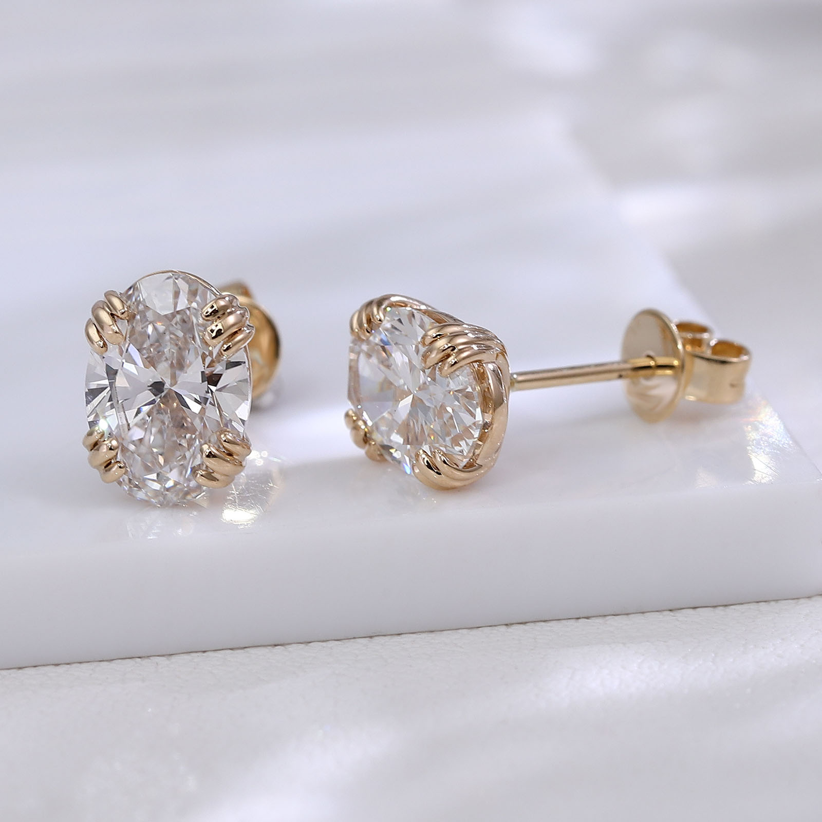 Provence Luxury Oval cut Earri - Diamond Stud Earrings 评论和价格