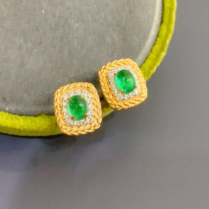 Aazuo Real 18K Yellow Gold Nat - Diamond Stud Earrings 评论和价格