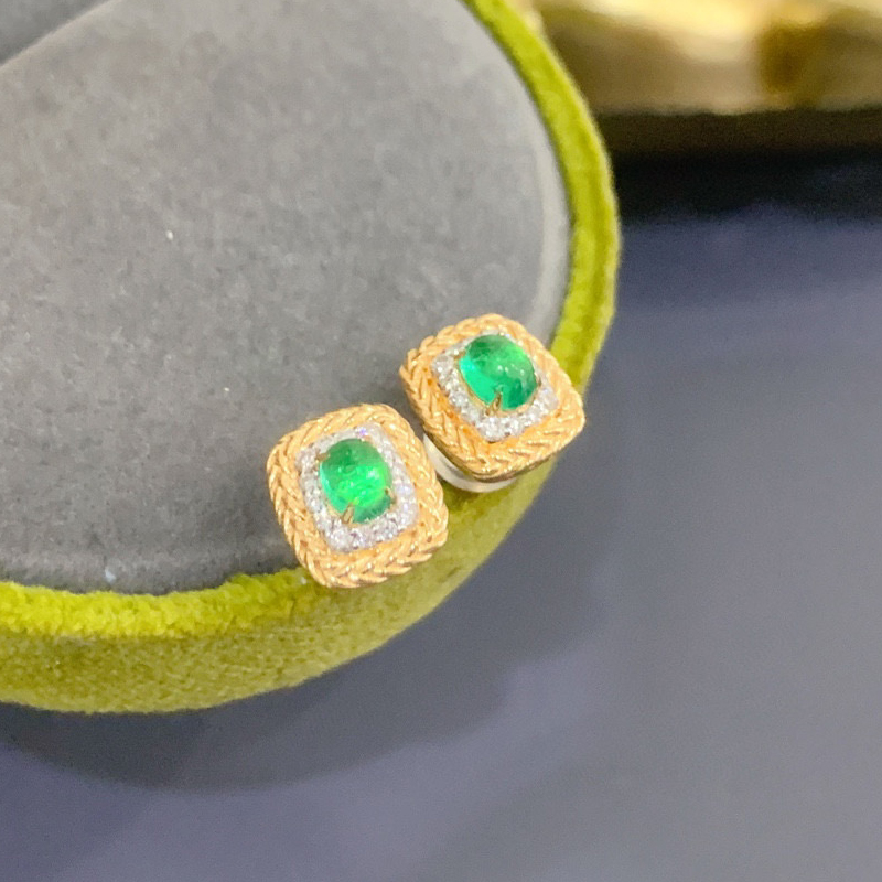 Aazuo Real 18K Yellow Gold Nat - Diamond Stud Earrings 评论和价格